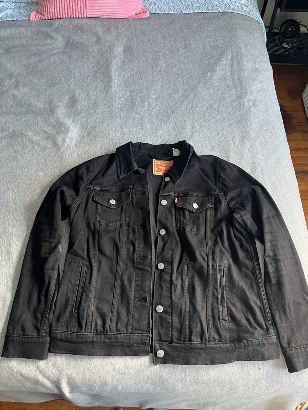 Levi's Black Denim Trucker Jacket - Women's Lightweight Shirt Jacket